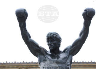 Музеят на изкуствата във Филаделфия прие статуята на Роки в изложба, след десетилетия резервирано отношение