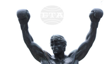 Музеят на изкуствата във Филаделфия прие статуята на Роки в изложба, след десетилетия резервирано отношение