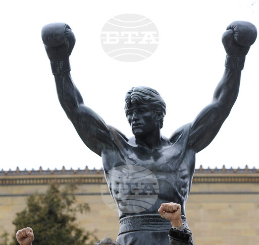 Музеят на изкуствата във Филаделфия прие статуята на Роки в изложба, след десетилетия резервирано отношение