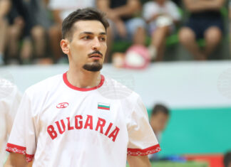 Националът Борислав Младенов и Виена Баскет допуснаха загуба след продължение в австрийския шампионат