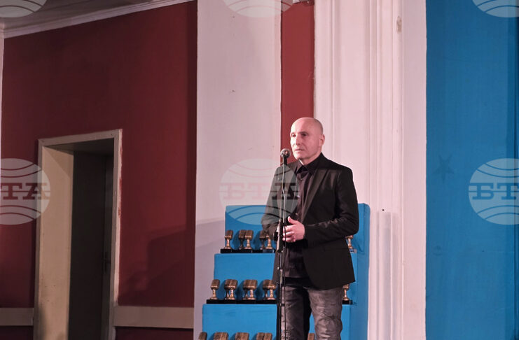 Над 100 млади изпълнители участват в националния конкурс "Звездици за Лора" в Свищов