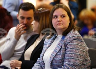 Над 33% от започналите работа от началото на годината през бюрата по труда са над 50 години, каза Габриела Горанова от Агенцията по заетостта Над 33% от започналите работа от началото на годината през бюрата по труда са над 50 години, каза Габриела Горанова от Агенцията по заетостта