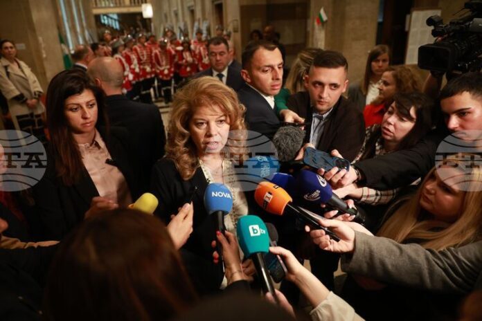 Най-вероятно през следващата седмица ще бъде свикано Народното събрание, каза президентът Илияна Йотова