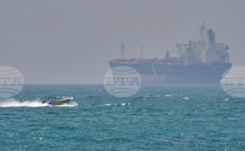 Напълно натоварен танкер с втечнен природен газ премина през Ормузкия проток за пръв път от два месеца