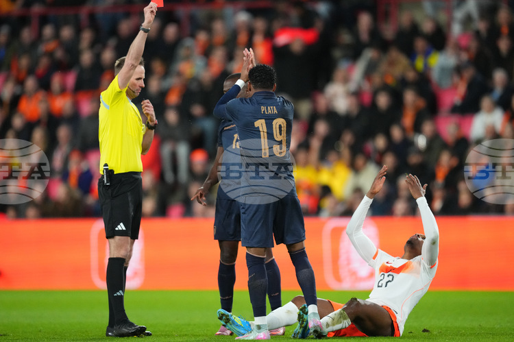 Нидерландия завърши наравно с Еквадор в контрола