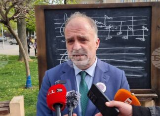 Нужна е дългосрочна стратегия за културата и реформа в сценичните изкуства, каза в Русе министър Найден Тодоров