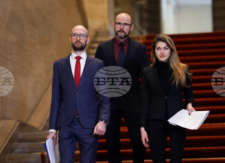 ОБНОВЕНА Част от средствата по подаденото четвърто искане по НПВУ са под риск, каза служебният финансов министър на брифинг в МС