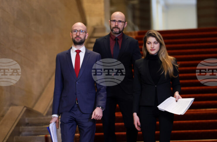 ОБНОВЕНА Част от средствата по подаденото четвърто искане по НПВУ са под риск, каза служебният финансов министър на брифинг в МС