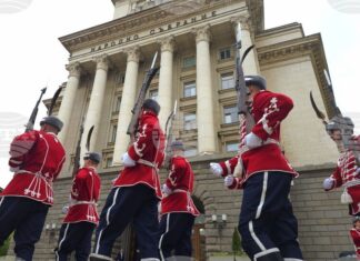 ОБНОВЕНА Депутати коментираха на влизане в Народното събрание какви са очакванията им за работата, избор на председател и формиране на редовно правителство
