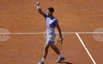 ОБНОВЕНА Двукратният шампион Карлос Алкарас стартира с успех на турнира по тенис в Барселона, Рубльов също с победа ОБНОВЕНА Двукратният шампион Карлос Алкарас стартира с успех на турнира по тенис в Барселона, Рубльов също с победа