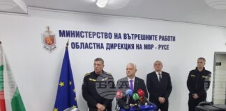 ОБНОВЕНА Хора на публични длъжности се опитват да въздействат върху изборния процес, каза в Русе служебният министър на вътрешните работи Емил Дечев