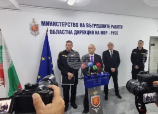 ОБНОВЕНА Хора на публични длъжности се опитват да въздействат върху изборния процес, каза в Русе служебният министър на вътрешните работи Емил Дечев