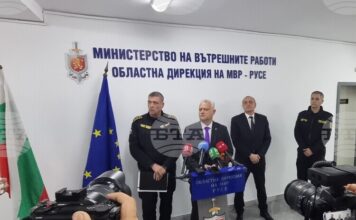 ОБНОВЕНА Хора на публични длъжности се опитват да въздействат върху изборния процес, каза в Русе служебният министър на вътрешните работи Емил Дечев