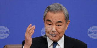 ОБНОВЕНА Пекин разкритикува блокадата на Ормузкия проток; китайският външен министър обсъди въпроса с пакистанския си колега