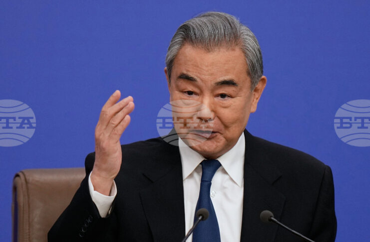 ОБНОВЕНА Пекин разкритикува блокадата на Ормузкия проток; китайският външен министър обсъди въпроса с пакистанския си колега