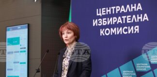 ОБНОВЕНА Постигнато е съгласие за разпределението на всички състави на секционните избирателни комисии извън страната, съобщиха от ЦИК