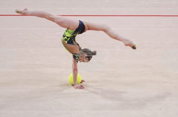 ОБНОВЕНА Стилияна Николова спечели сребърен медал на финала на обръч и бронзов на топка на Световната купа по художествена гимнастика в Баку
