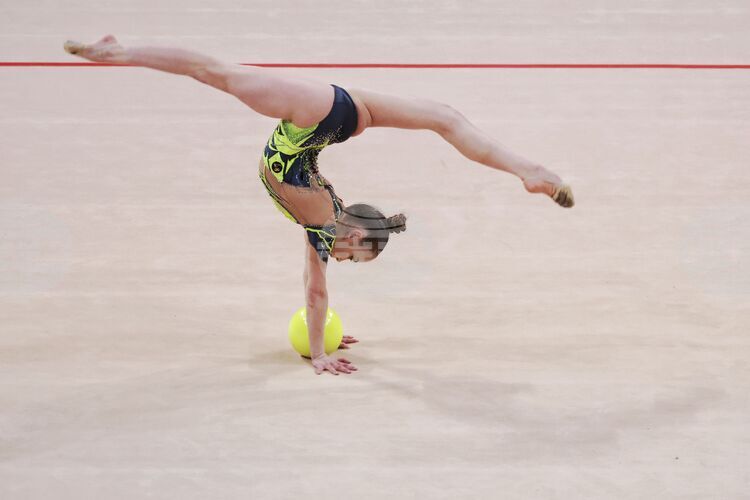 ОБНОВЕНА Стилияна Николова спечели сребърен медал на финала на обръч и бронзов на топка на Световната купа по художествена гимнастика в Баку