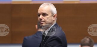 ОБНОВЕНА Тук сме, за да говорим, да се чува гласът на истината, заяви в декларация от името на "Възраждане" Костадин Костадинов