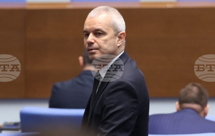 ОБНОВЕНА Тук сме, за да говорим, да се чува гласът на истината, заяви в декларация от името на "Възраждане" Костадин Костадинов