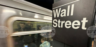 Основните индекси на Уолстрийт се движат възходящо в началото на днешната сесия на фона на вълна от корпоративни резултати