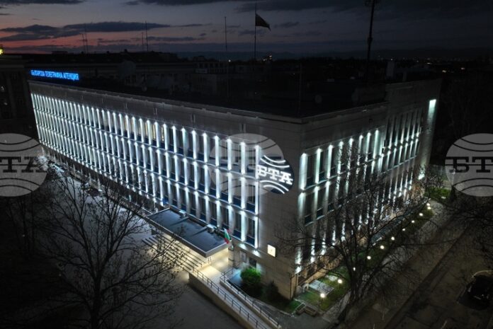 От днес до 19 април сградата на БТА ще свети в бяло по повод Великден и Светлата седмица