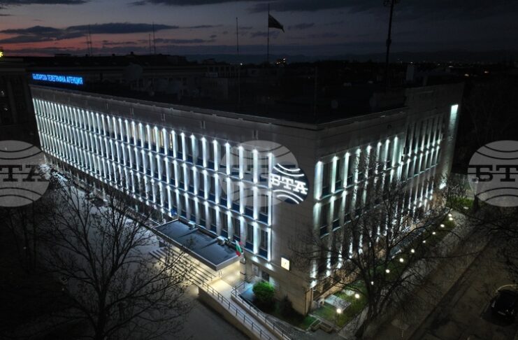 От днес до 19 април сградата на БТА ще свети в бяло по повод Великден и Светлата седмица