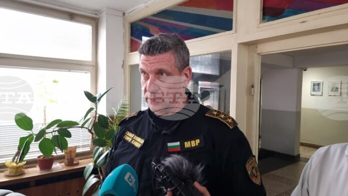 Открити са списъци с имена и суми срещу всяко от тях при полицейска акция в област Плевен, съобщи и.д. главен секретар на МВР Георги Кандев