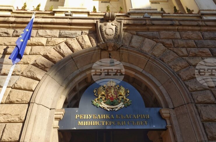 Откриване на консулства, образователни програми и компенсации за родители ще обсъди Министерският съвет