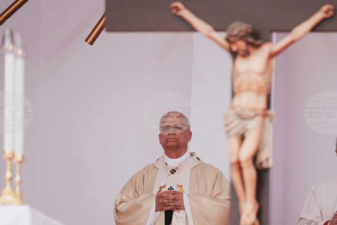 Папа Лъв Четиринадесети призова анголците да преодолеят дълбоките си разделения