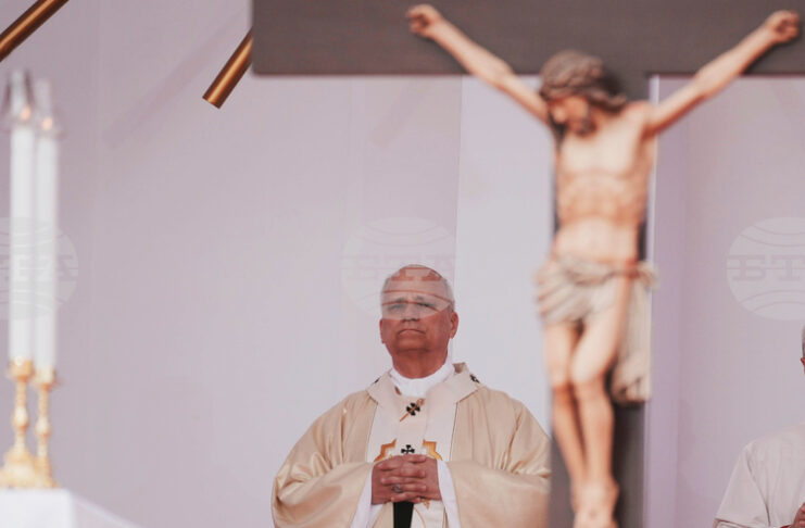 Папа Лъв Четиринадесети призова анголците да преодолеят дълбоките си разделения