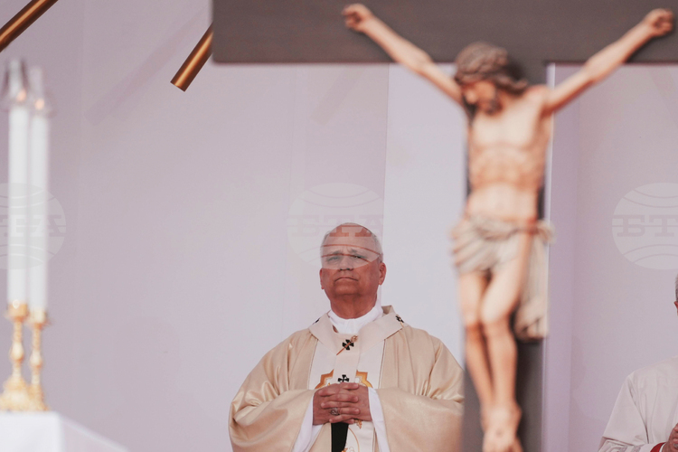 Папа Лъв Четиринадесети призова анголците да преодолеят дълбоките си разделения