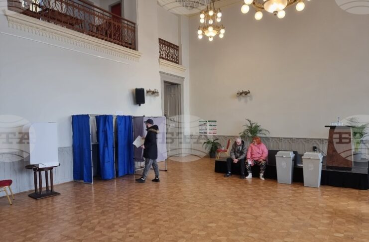 ПАРЛАМЕНТАРНИ ИЗБОРИ В УНГАРИЯ
                                                                                                Избирателната активност на парламентарните избори в Унгария към 11 ч. е 37,98%