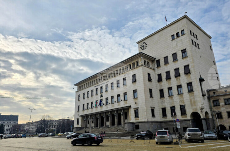 Пет възпоменателни монети, посветени на Априлското въстание, е пуснала досега БНБ, предстои шеста за 150-годишнината от епопеята