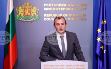 Подготвили сме мерки за справяне с установените сериозни разлики в цените на нерегистрираните лекарства, съобщи здравният министър Подготвили сме мерки за справяне с установените сериозни разлики в цените на нерегистрираните лекарства, съобщи здравният министър