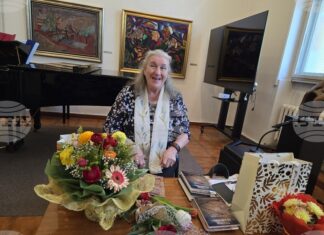 Поетесата Татяна Любенова представи в Плевен книгите си "Мълчана вода" и "Пътят"