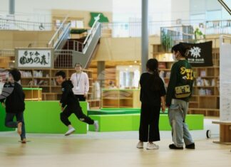 Полицай е най-желаната професия за момчетата в Япония, а за момичетата - работа в сладкарница, отчита проучване