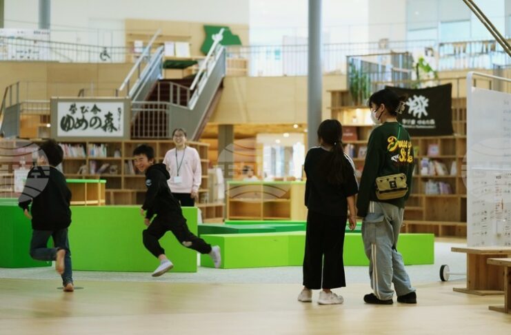 Полицай е най-желаната професия за момчетата в Япония, а за момичетата - работа в сладкарница, отчита проучване