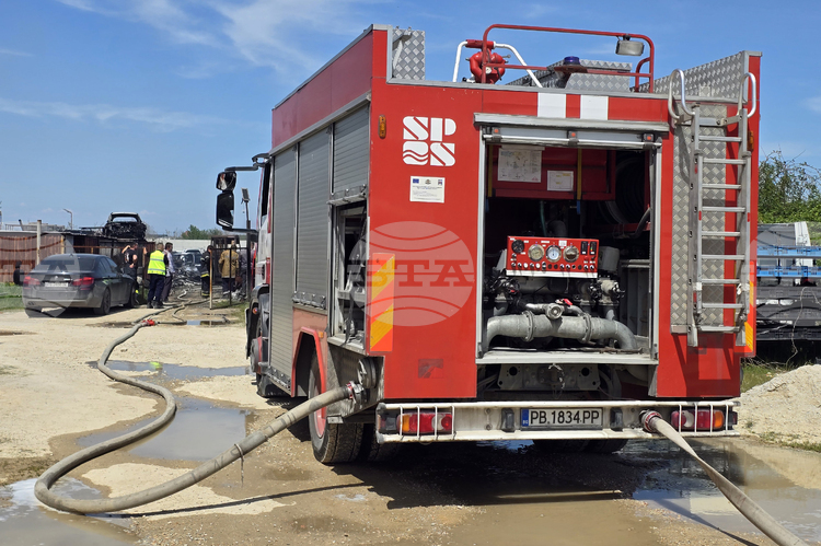 Потушени са 57 пожара в страната през изминалото денонощие, един е пострадал