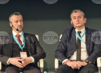 Правим всичко възможно да спасим цялата инвестиция за хеликоптерите за спешна помощ и базите им, каза здравният министър Михаил Околийски