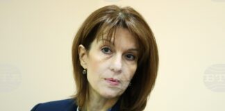 Предприели сме по-строги мерки и няма да допускаме смени в секционните комисии без законово основание, заяви председателят на ЦИК Камелия Нейкова