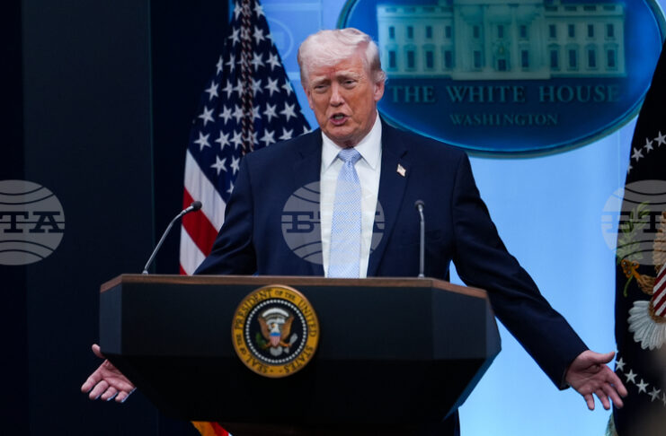 ПРЕГЛЕД НА ПЕЧАТА
                                                                                                Тръмп си намери отбивка, пише "Ню Йорк таймс"; според "Вашингтон пост" мрачната му реторика засенчва лунната мисия; "Монд" говори за "психичното му здраве"