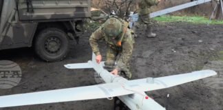 Примирието в Украйна е поставено под съмнение, след като Русия атакува украински позиции с дронове