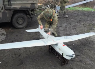 Примирието в Украйна е поставено под съмнение, след като Русия атакува украински позиции с дронове