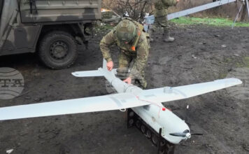 Примирието в Украйна е поставено под съмнение, след като Русия атакува украински позиции с дронове Примирието в Украйна е поставено под съмнение, след като Русия атакува украински позиции с дронове