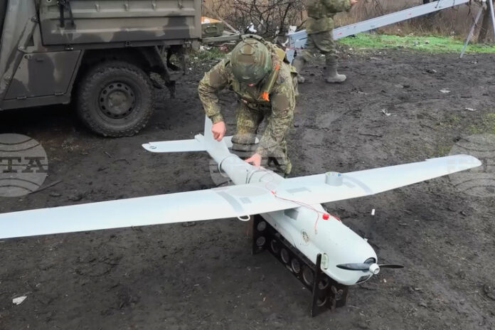 Примирието в Украйна е поставено под съмнение, след като Русия атакува украински позиции с дронове