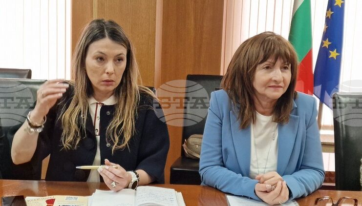 Проф. Пенко Господинов, Мирослава Гоговска и Стефани Лечева ще са в журито на конкурса за изпълнение на унгарска и българска литература