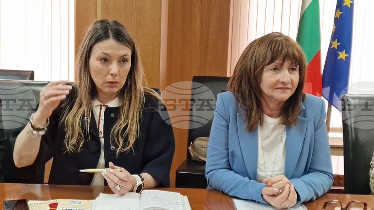 Проф. Пенко Господинов, Мирослава Гоговска и Стефани Лечева ще са в журито на конкурса за изпълнение на унгарска и българска литература