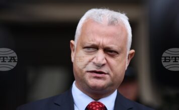 Прокуратурата е големият отсъстващ по случаите с Петьо Петров, Мартин Божанов и „Петрохан“, каза служебният вътрешен министър Емил Дечев