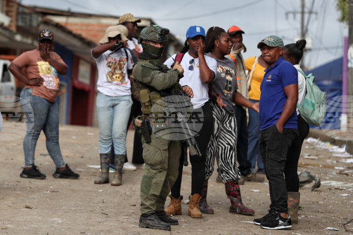 Ръководител в разузнавателната служба на Колумбия подаде оставка след скандал Ръководител в разузнавателната служба на Колумбия подаде оставка след скандал